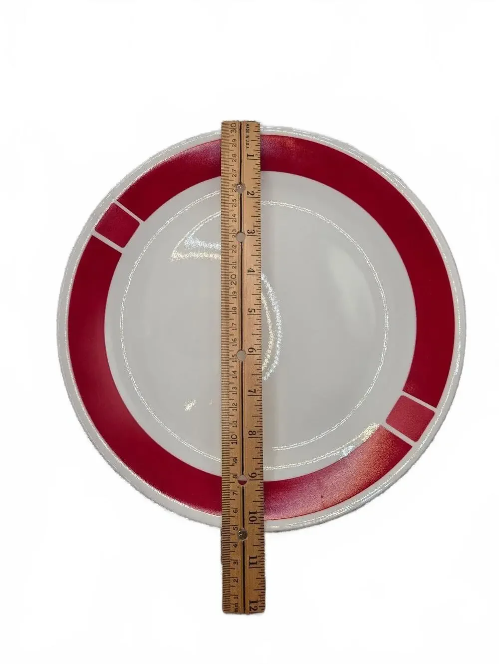 Corelle Urban Red Dinnerware Set for 4- 8 Plates and Bowls, very good condition